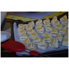 Sviestiniai varškės sausainiai su cinamonu